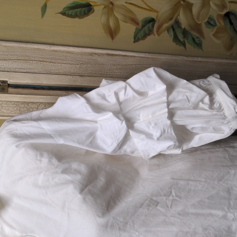 White Pirate Lady Blouse with Gorgeous Ruffled sleeves XS - Picture 2 of 10